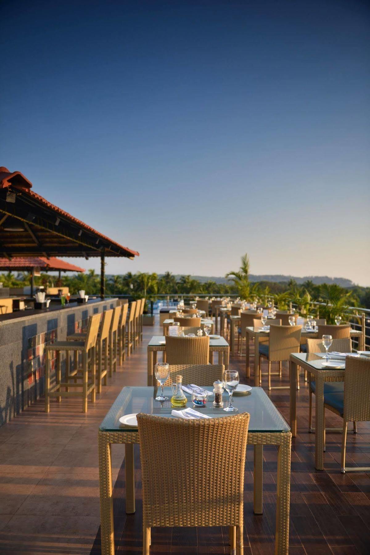 The Acacia Hotel y Spa Goa Sinquerim Exterior foto